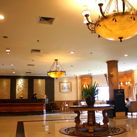 בנדונג The Majesty Hotel מראה חיצוני תמונה