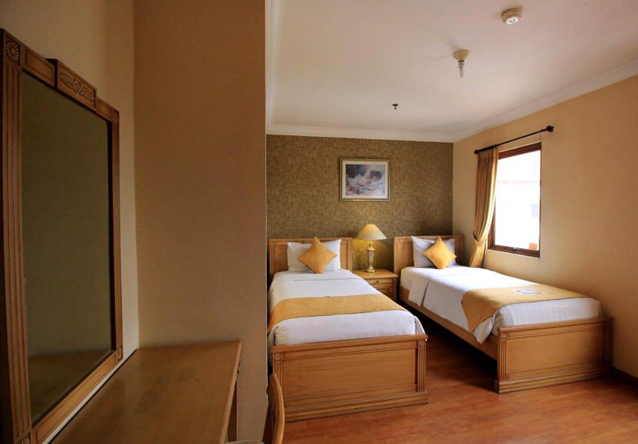 בנדונג The Majesty Hotel מראה חיצוני תמונה