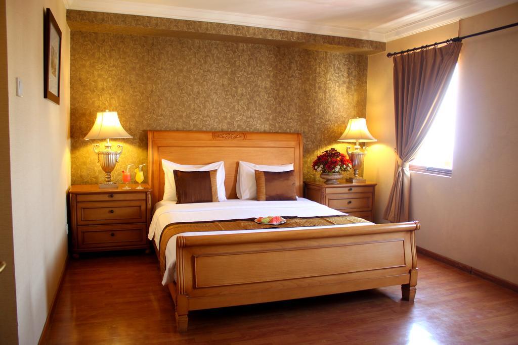 בנדונג The Majesty Hotel מראה חיצוני תמונה