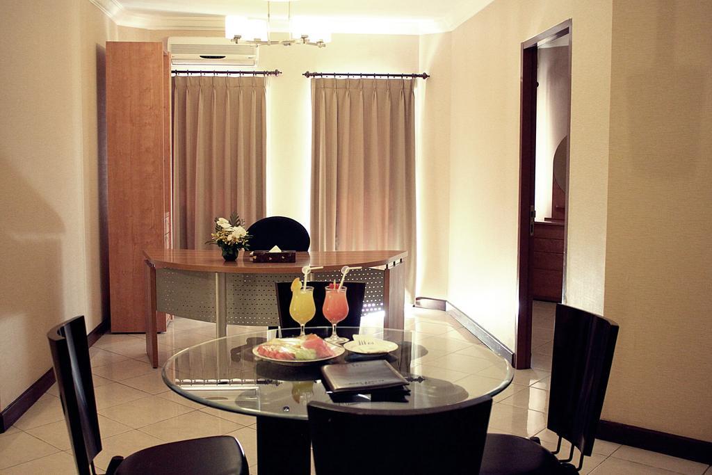 בנדונג The Majesty Hotel מראה חיצוני תמונה