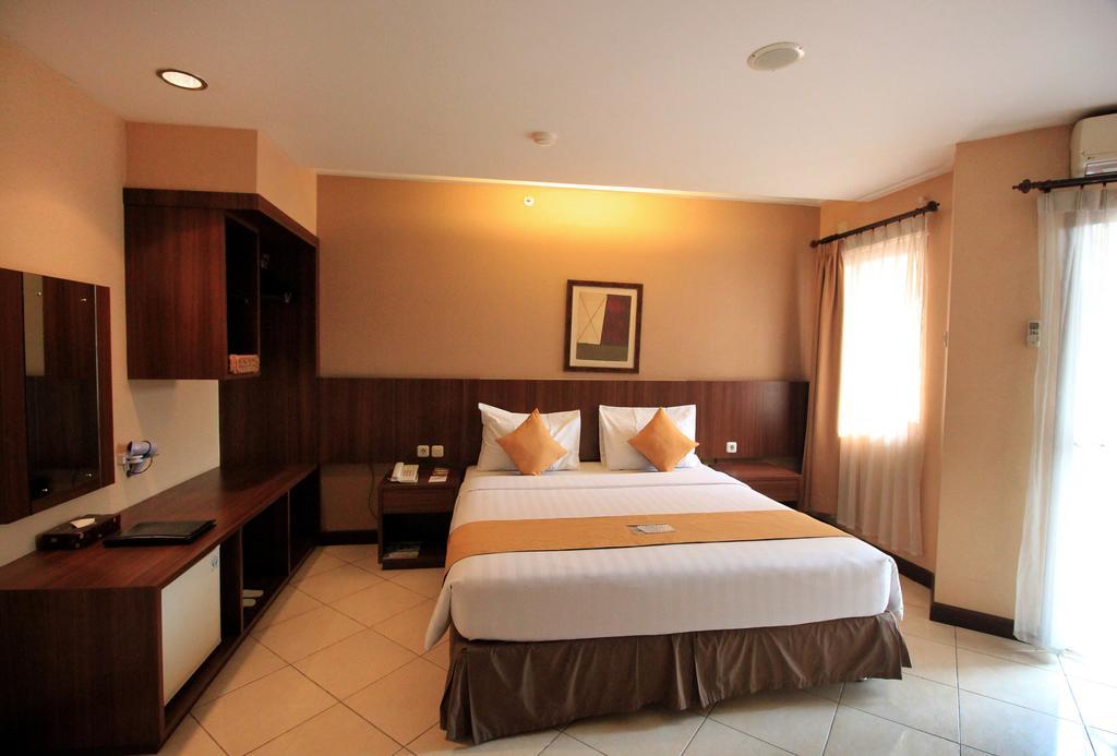 בנדונג The Majesty Hotel מראה חיצוני תמונה