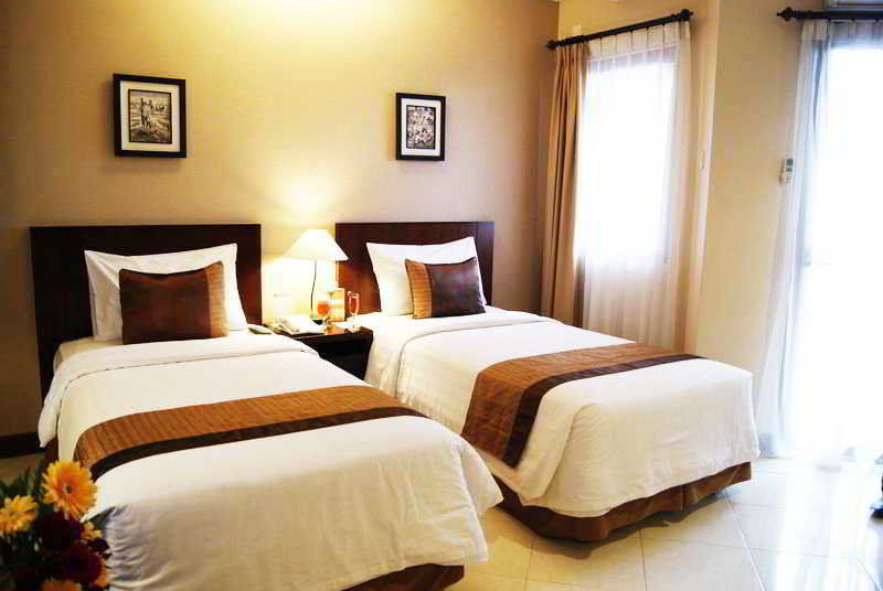 בנדונג The Majesty Hotel מראה חיצוני תמונה