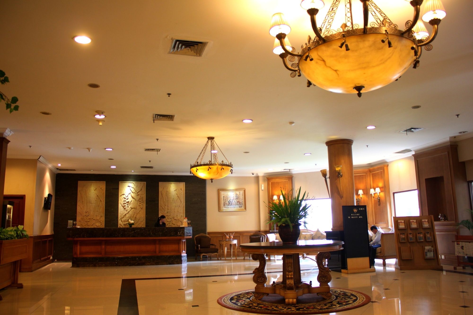 בנדונג The Majesty Hotel מראה חיצוני תמונה