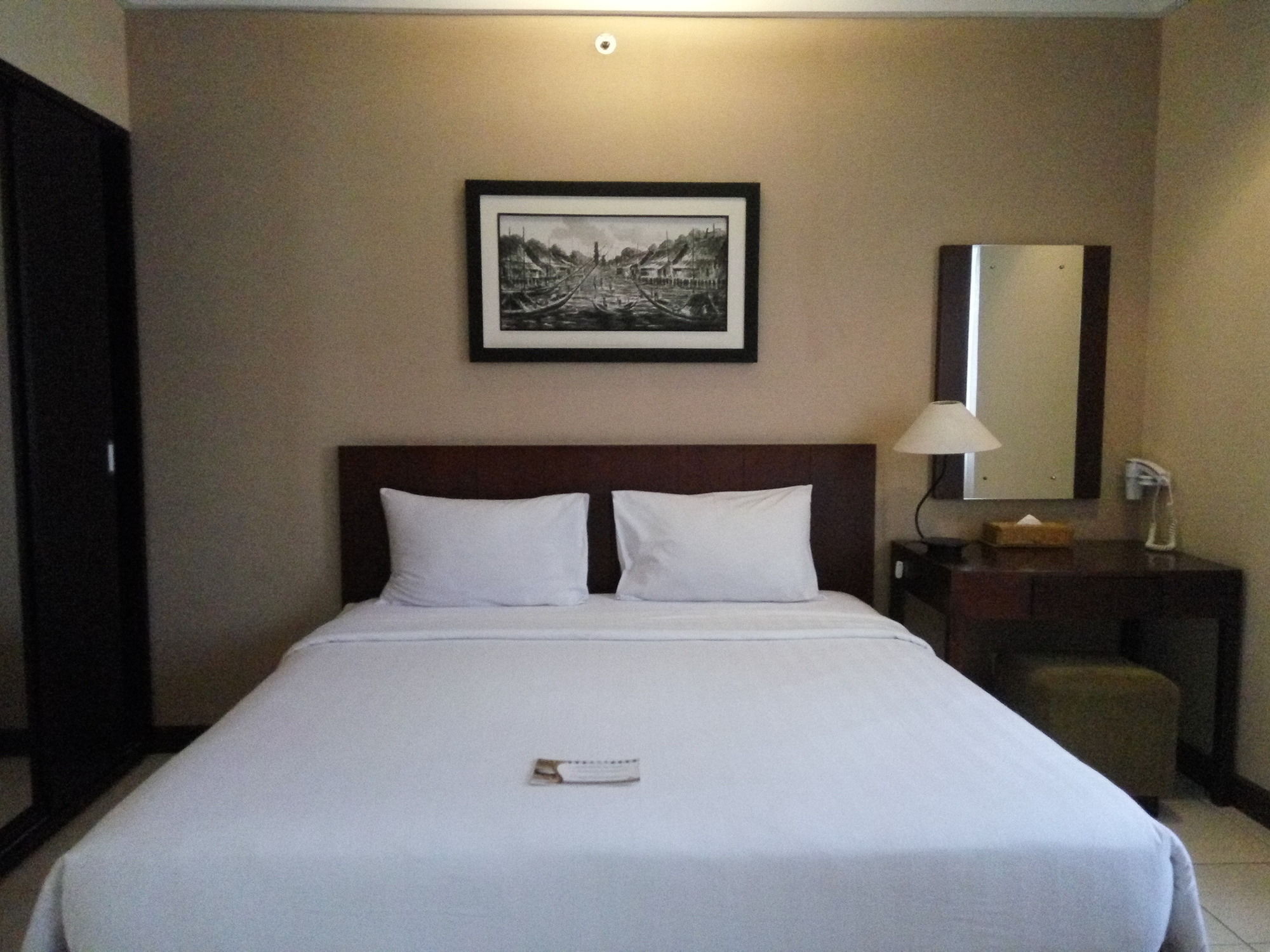 בנדונג The Majesty Hotel מראה חיצוני תמונה