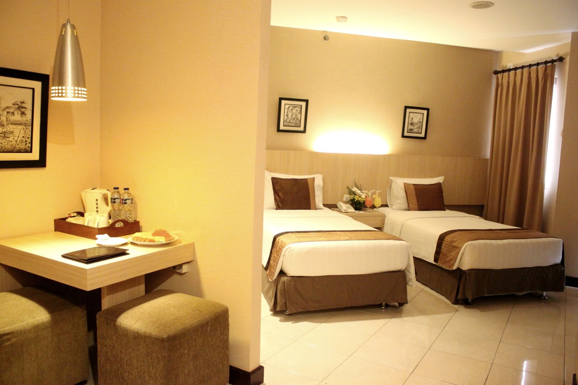 בנדונג The Majesty Hotel מראה חיצוני תמונה